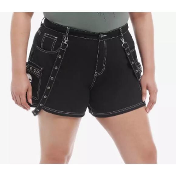 Hot Topic Pants - Hot Topic Black Skull & Barb Wire Girls Cargo Shorts Plus Size 20 0370